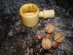 Casse noix à vis en bois